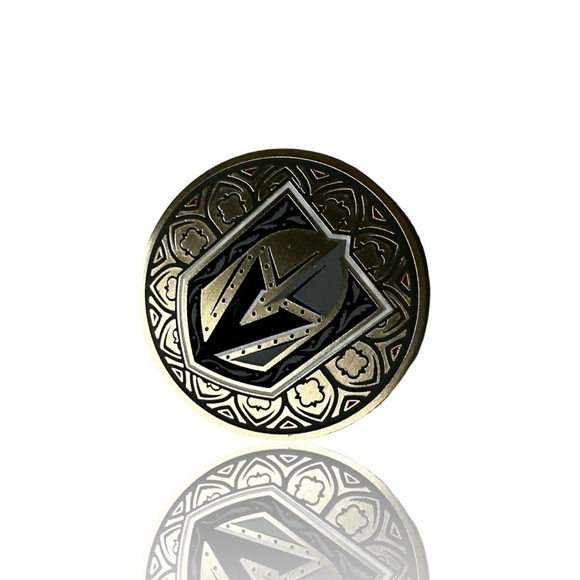 NHL Collector Trade Pins LAS VEGAS GOLDEN KNIGHTS Lot of 5. - Picture 6 of 11